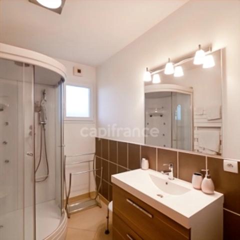 Maison à vendre 8 pièces PREVESSIN MOENS (01)