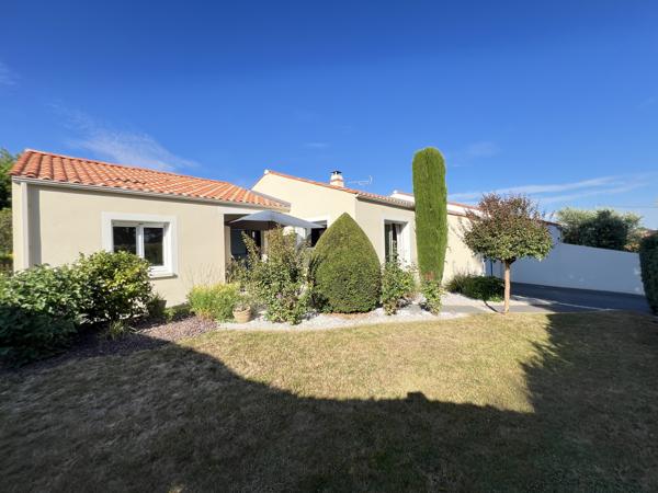 Maison
                                                                                                                                                                                                                                                                                                                        5 pièce(s)                                                                                                                                                                                                          3 chambre(s)                                                                                                                                                                                                          125  m²