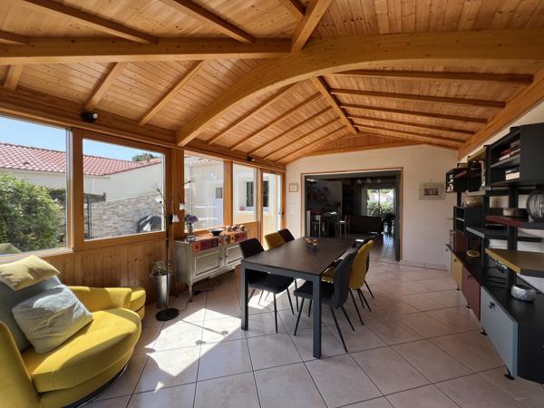 Maison
                                                                                                                                                                                                                                                                                                                        5 pièce(s)                                                                                                                                                                                                          3 chambre(s)                                                                                                                                                                                                          125  m²