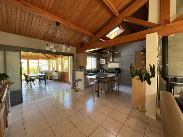Maison
                                                                                                                                                                                                                                                                                                                        5 pièce(s)                                                                                                                                                                                                          3 chambre(s)                                                                                                                                                                                                          125  m²
