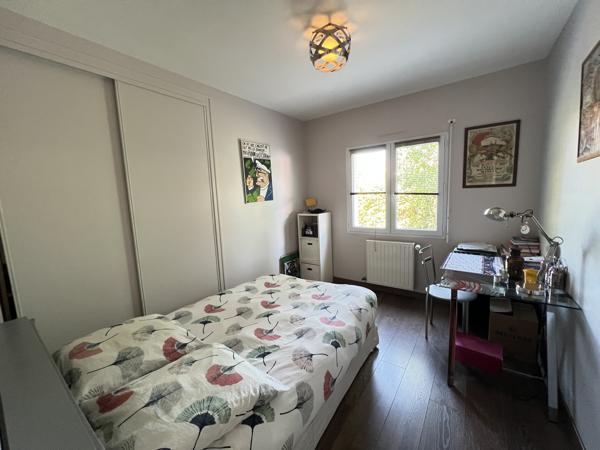 Maison
                                                                                                                                                                                                                                                                                                                        5 pièce(s)                                                                                                                                                                                                          3 chambre(s)                                                                                                                                                                                                          125  m²