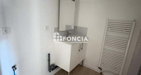Location Appartement 3 pièces 84.17 m² - Niort 79000
