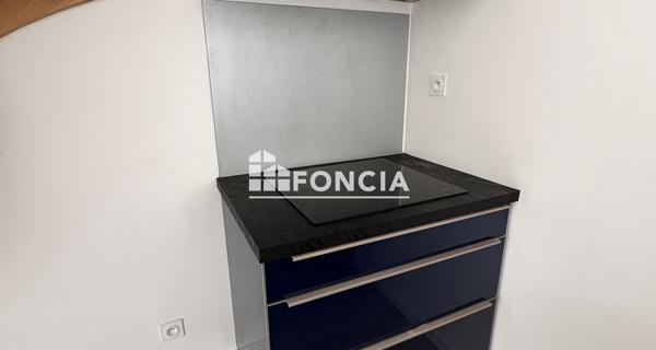 Location Appartement 3 pièces 84.17 m² - Niort 79000