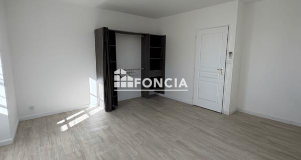 Location Appartement 3 pièces 84.17 m² - Niort 79000