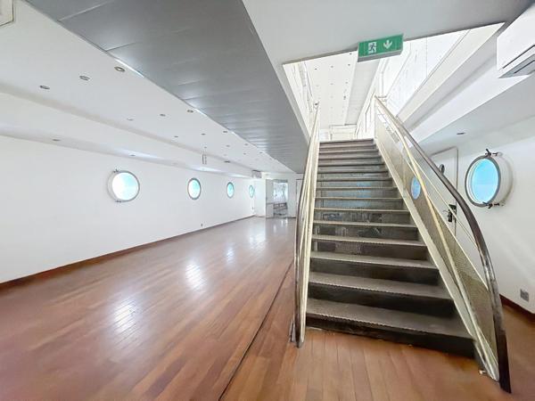 Murs commerciaux - Emplacement premium - péniche