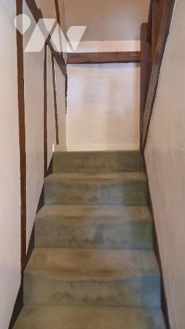 Maison de style normand comprenant :
- au rez-de-chaussée : entrée, salon avec cheminée et poë...