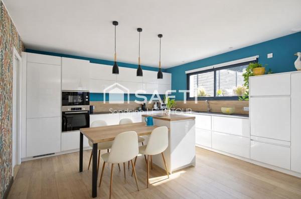 Contemporaine récente 5/6 pièces avec piscine