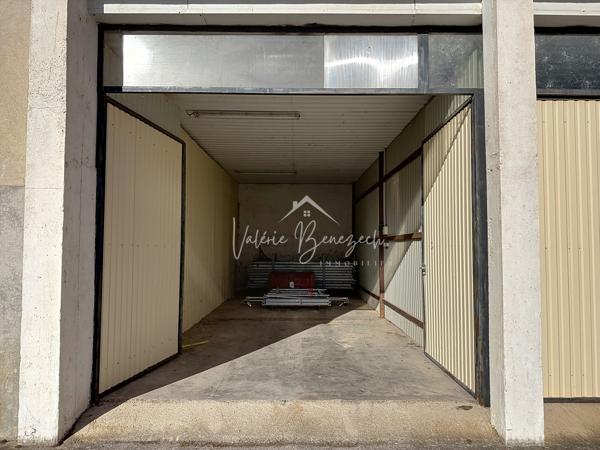 Garage 33,80 m² et voies desserte en zone artisanale à St-Affrique