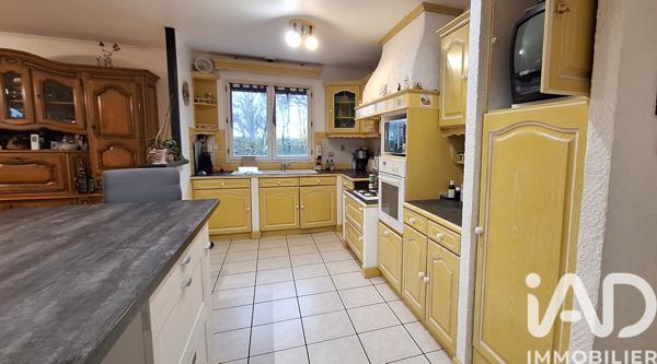 Maison à vendre 7 pièces 145 m² Saint-Ciers-sur-Gironde
