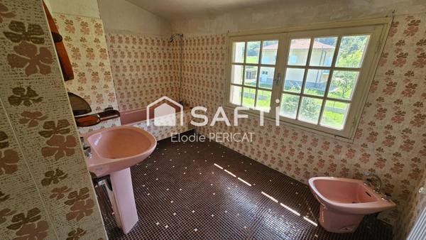 Maison spacieuse à rénover,vie plain pied possible