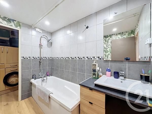 Appartement F4 à vendre  4 pièces - 85,52 m 2   VARANGEVILLE  - 54
