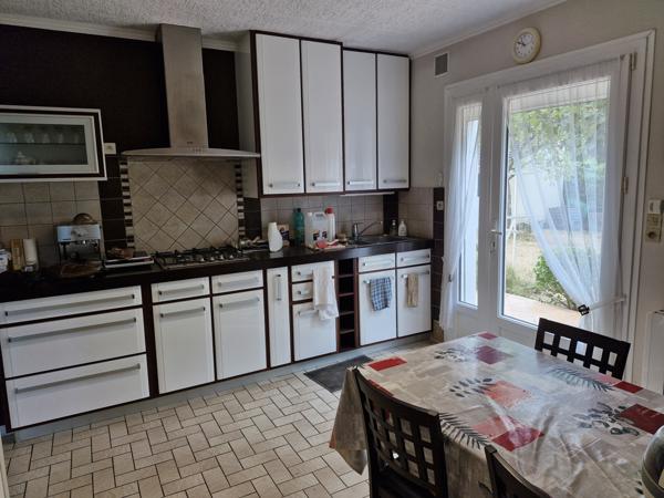 MAISON 3 CHAMBRES - GARAGE - TERRAIN