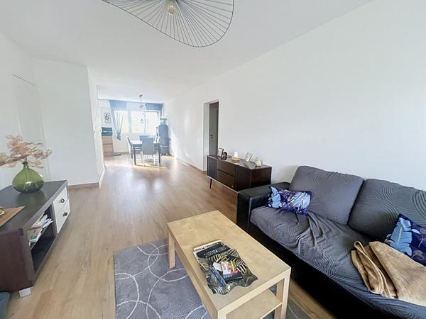 Appartement Longeville Les Metz 5 pièce(s) 89m2 - 3 chambres - balcon - cave - stationnement