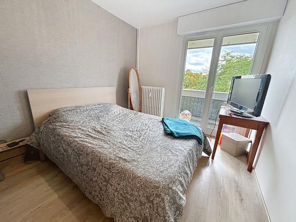 Appartement Longeville Les Metz 5 pièce(s) 89m2 - 3 chambres - balcon - cave - stationnement