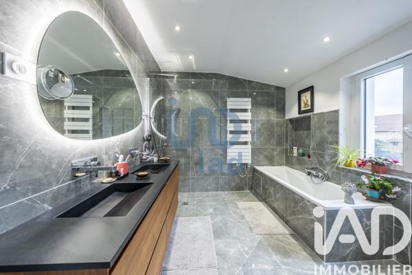 Maison à vendre 8 pièces 180 m² Pringy