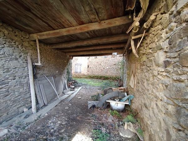 Maison de ville rénovée avec jardin et dépendances