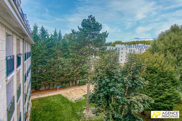 Versailles Avenue de Paris appartement 5 pièces 125.17 m² carrez situé au 4ème étage avec ascenseur, cave et grand box fermé €770 000 ** - Référence 25536