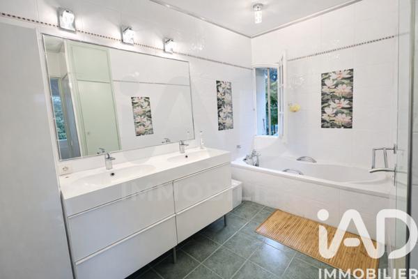 Maison à vendre 12 pièces 350 m² Marseille 11