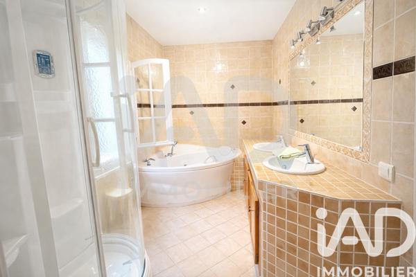 Maison à vendre 12 pièces 350 m² Marseille 11