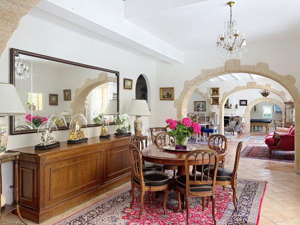 Vente Maison de luxe Uzès 11 Pièces 373 m²