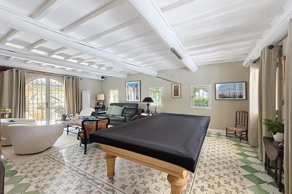 Vente Maison de luxe Uzès 11 Pièces 373 m²
