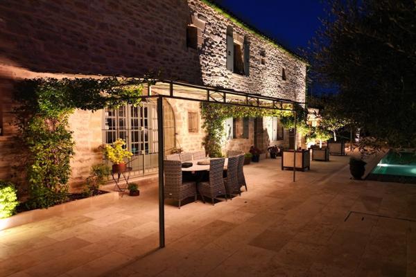 Vente Maison de luxe Uzès 11 Pièces 373 m²