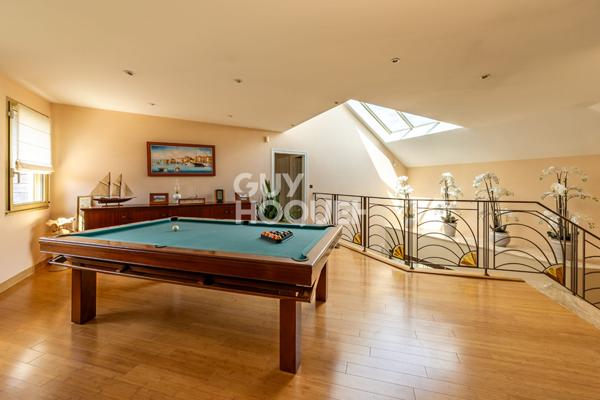 PROPRIETE D'EXCEPTION DE 9 PIECES (313m²) À ETIOLLES