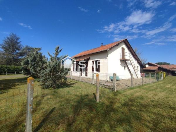 MAISON DE CAMPAGNE AVEC DEPENDANCE ET GRAND JARDIN