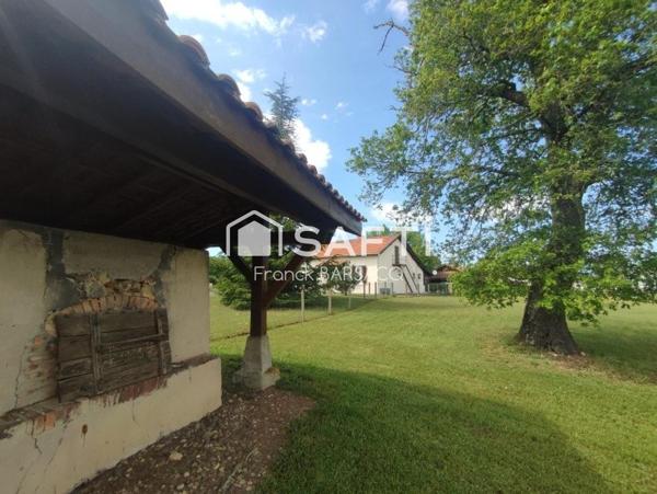 MAISON DE CAMPAGNE AVEC DEPENDANCE ET GRAND JARDIN