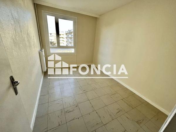 Location Appartement 4 pièces 72 m² - AVENUE DE VERDUN Valence 26000