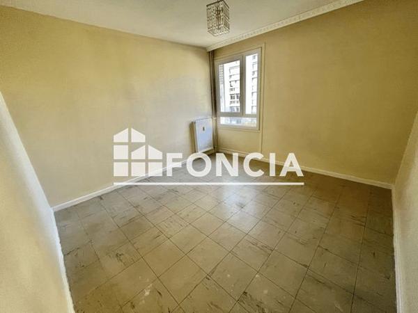 Location Appartement 4 pièces 72 m² - AVENUE DE VERDUN Valence 26000