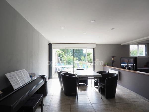 Maison familiale - 5 chambres – jardin 700 m² & garage – proche de Lens