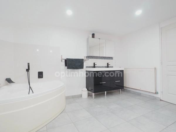 Maison familiale - 5 chambres – jardin 700 m² & garage – proche de Lens