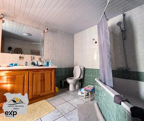 À Vendre : Maison de Bourg avec Terrain et Dépendances à Langogne