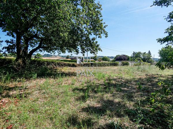 79400 saivres Terrain à bâtir d'environ 1 000 m² ? Hors lotissement
