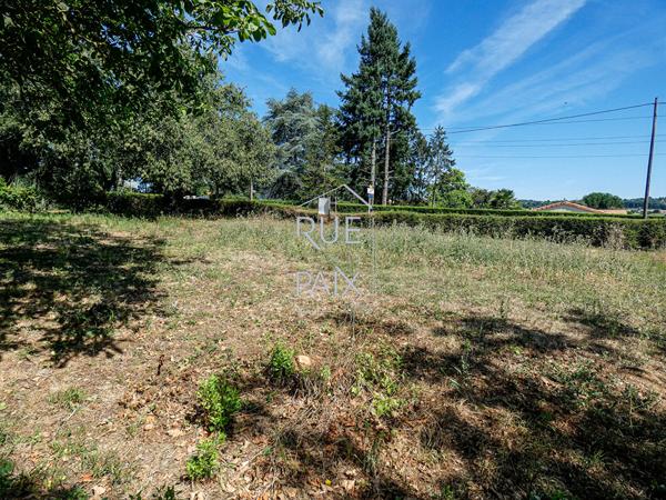 79400 saivres Terrain à bâtir d'environ 1 000 m² ? Hors lotissement