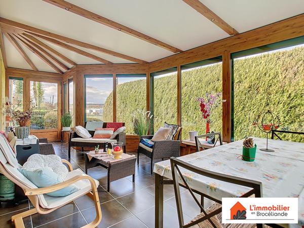 Maison de plain-pied au calme avec grand terrain et véranda