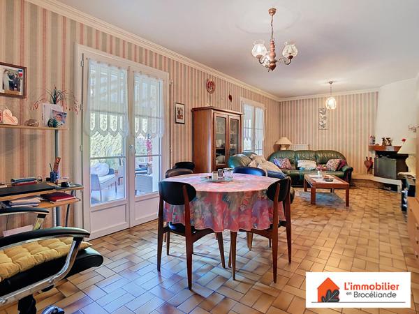 Maison de plain-pied au calme avec grand terrain et véranda