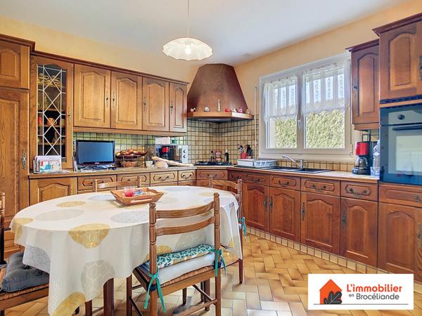 Maison de plain-pied au calme avec grand terrain et véranda