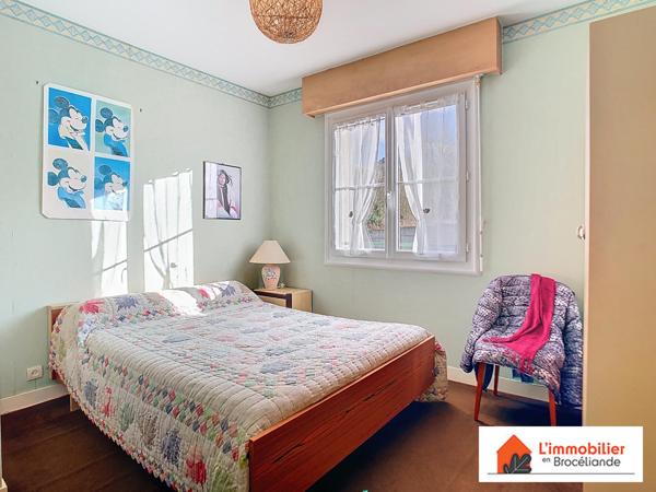 Maison de plain-pied au calme avec grand terrain et véranda