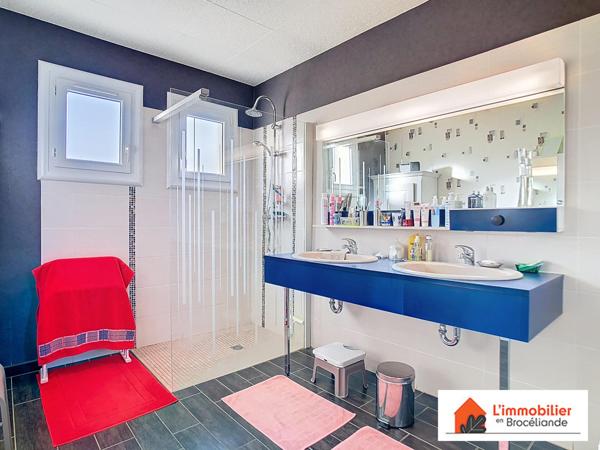 Maison de plain-pied au calme avec grand terrain et véranda