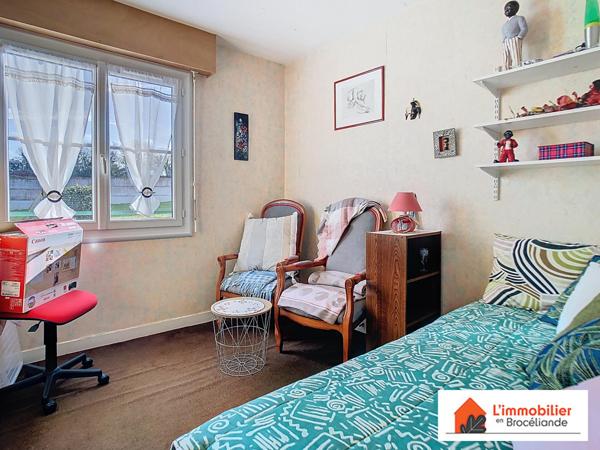 Maison de plain-pied au calme avec grand terrain et véranda