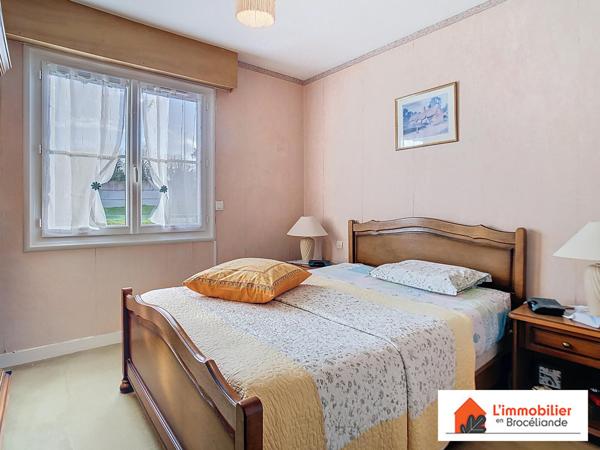 Maison de plain-pied au calme avec grand terrain et véranda