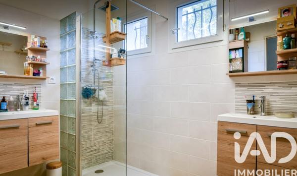 Maison à vendre 5 pièces 145 m² Nîmes-Saint-Césaire