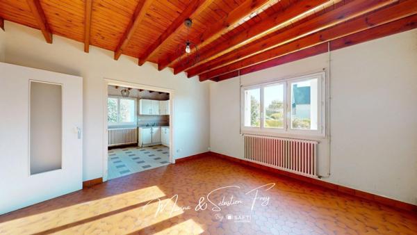 Maison traditionnelle avec beau potentiel proche des commerces