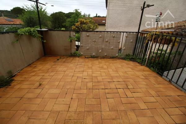 VENDU une maison de 104m² avec un jardin, une terrasse et un garage.