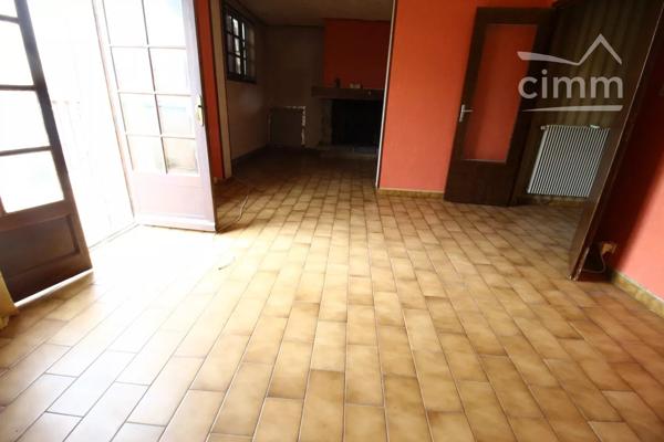 VENDU une maison de 104m² avec un jardin, une terrasse et un garage.