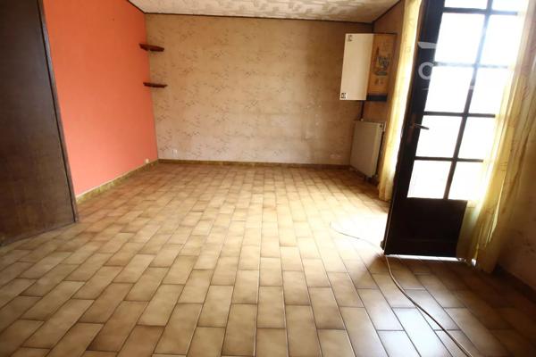 VENDU une maison de 104m² avec un jardin, une terrasse et un garage.