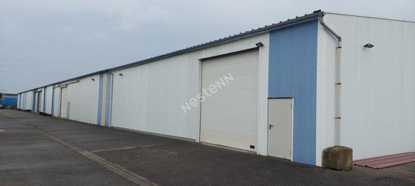 Local artisanal commercial ou dépôt de 387.7 m²