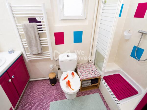 Maison individuelle non mitoyenne avec 3 chambres, terrasse et garage